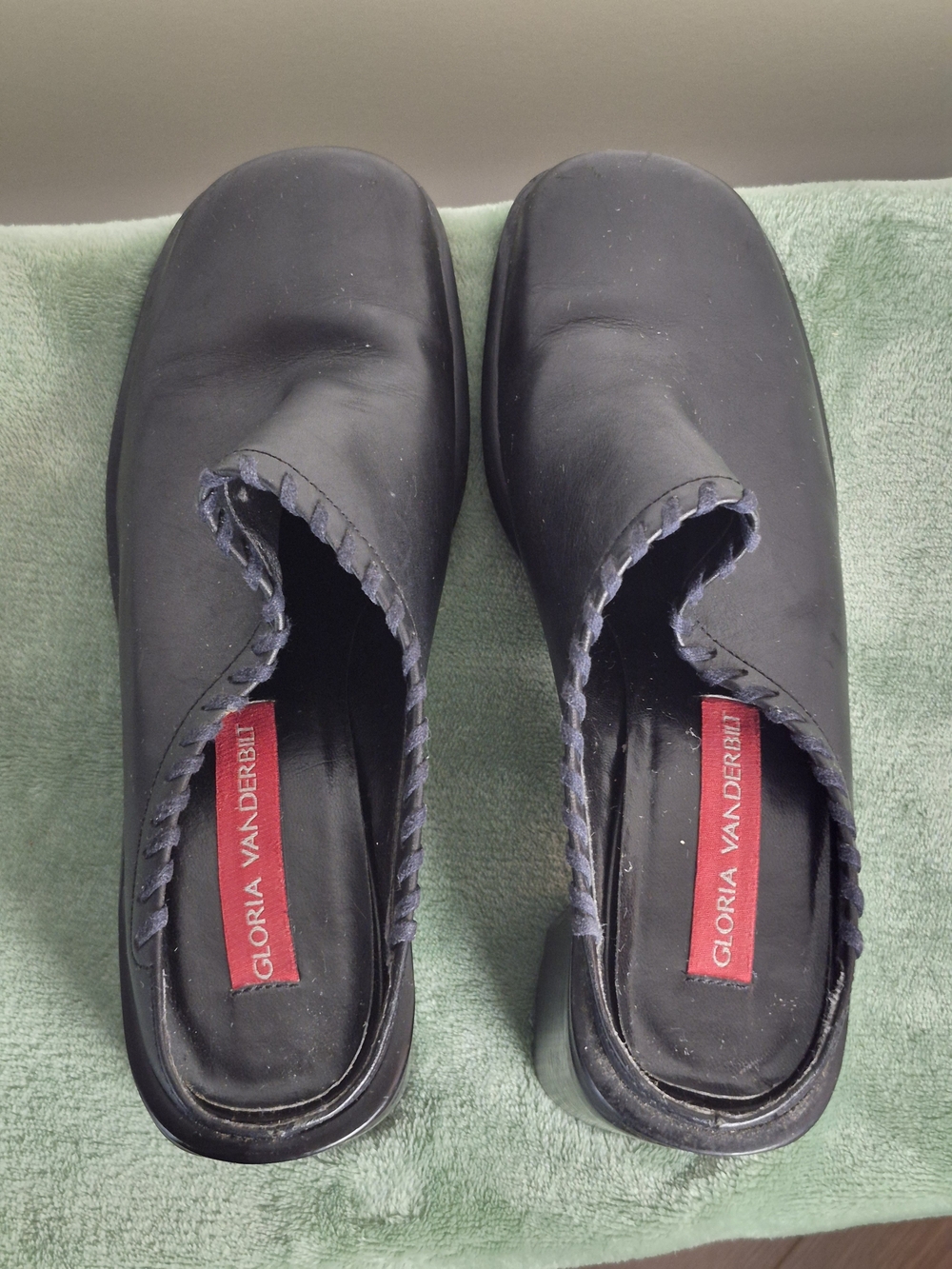 Gloria Vanderbilt Black Scalloped-Trim Slip-On Mules